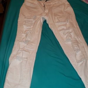 White destruct jeans